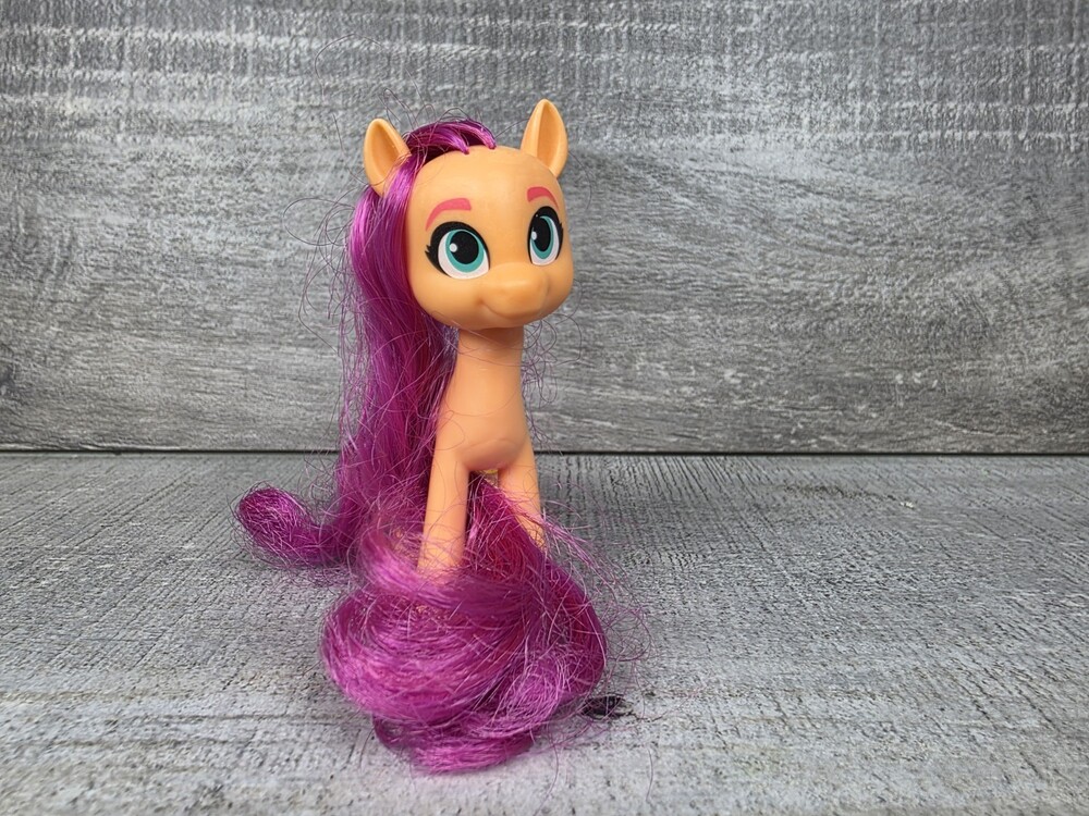 Hasbro My Little Pony Sunny Starscout Doll Orange Pink Wavy Hair 27b